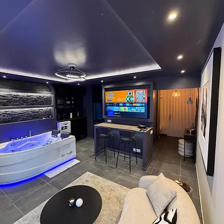 L'ecrin Beige - Immersive With Private Jacuzzi Apartamento Champlan